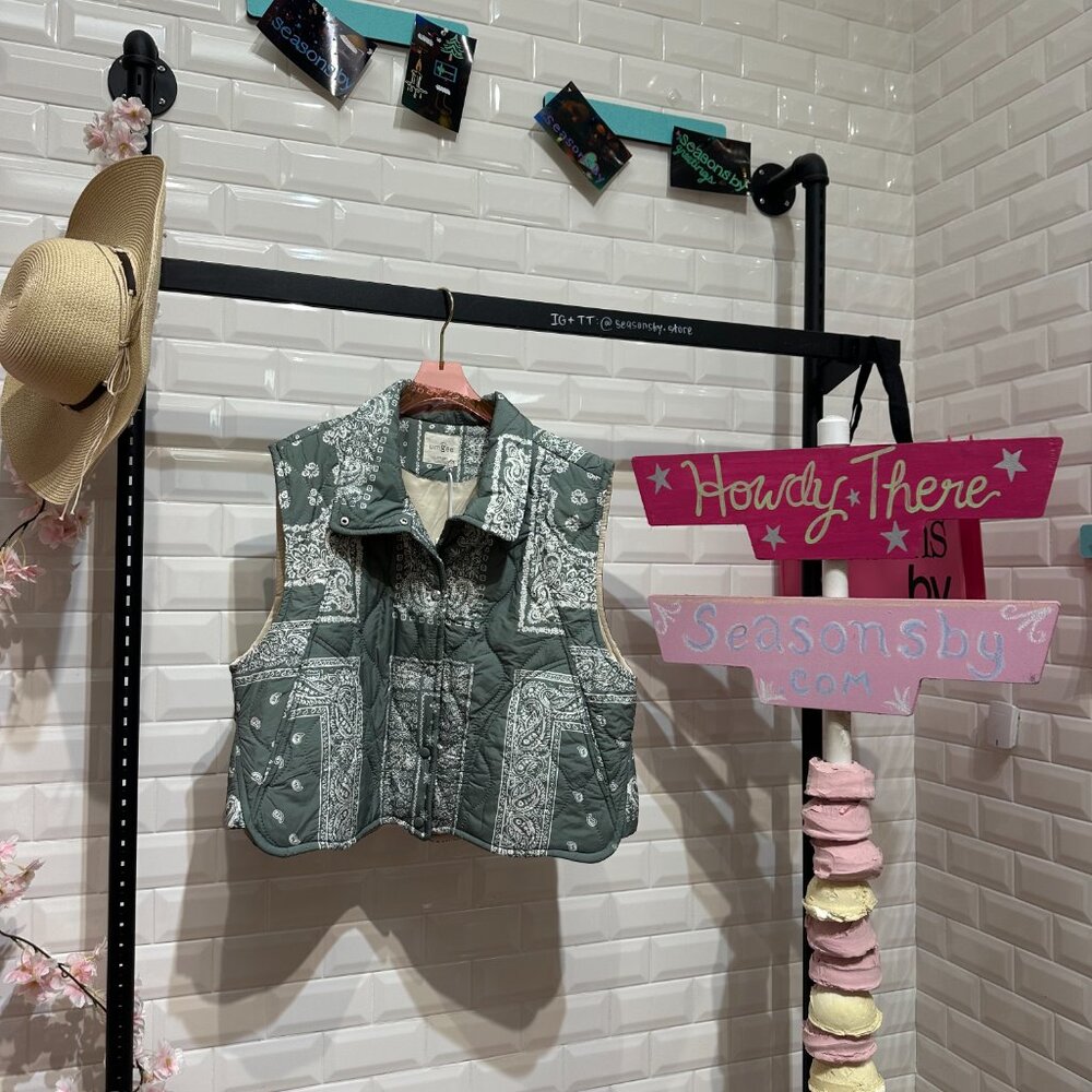 Bandana Print Quilted Puffer Vest - K0874 - Umgee USA